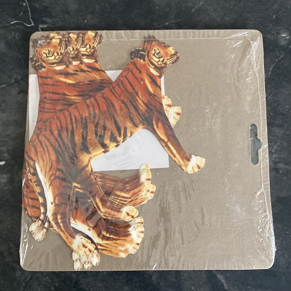 Decor FX Tiger 🐅 Wallpaper Cutouts (16 Count)